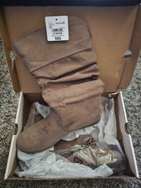 St John's bay womens flat boots